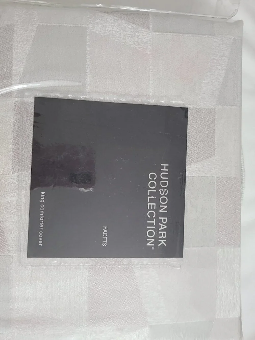 Hudson Park Facets king duvet